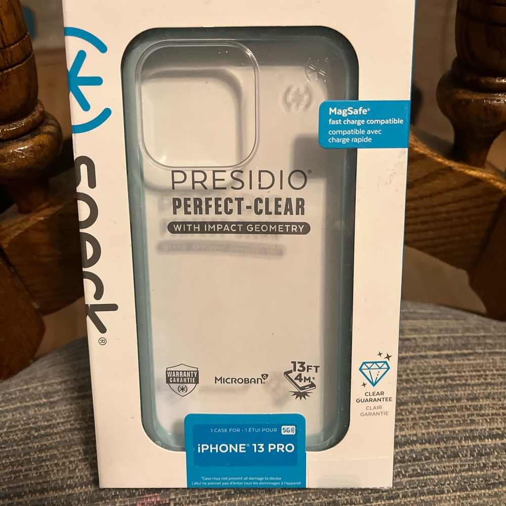 Speck Presidio Clesr Protective Case for IPhone 13 Pro new